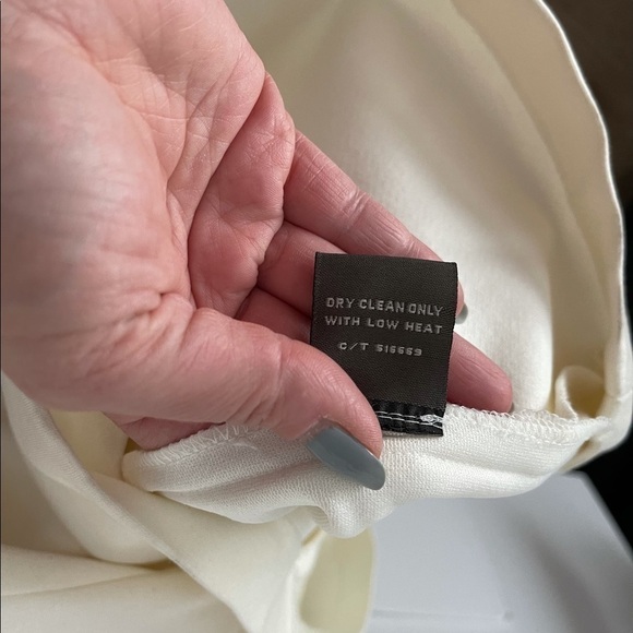 Sleeveless dress with bow at waist - Picture 4 of 6